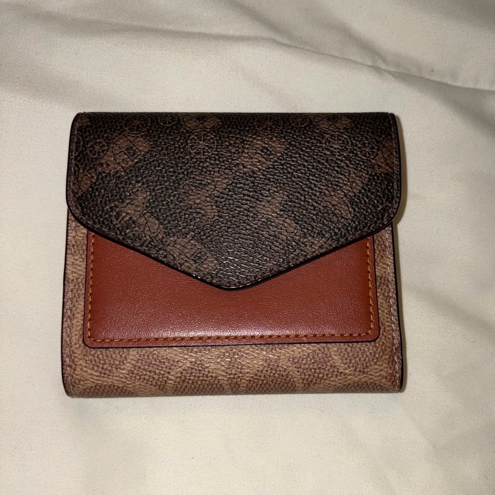 Coach Wyn Wallet with Horse & Carriage Print
